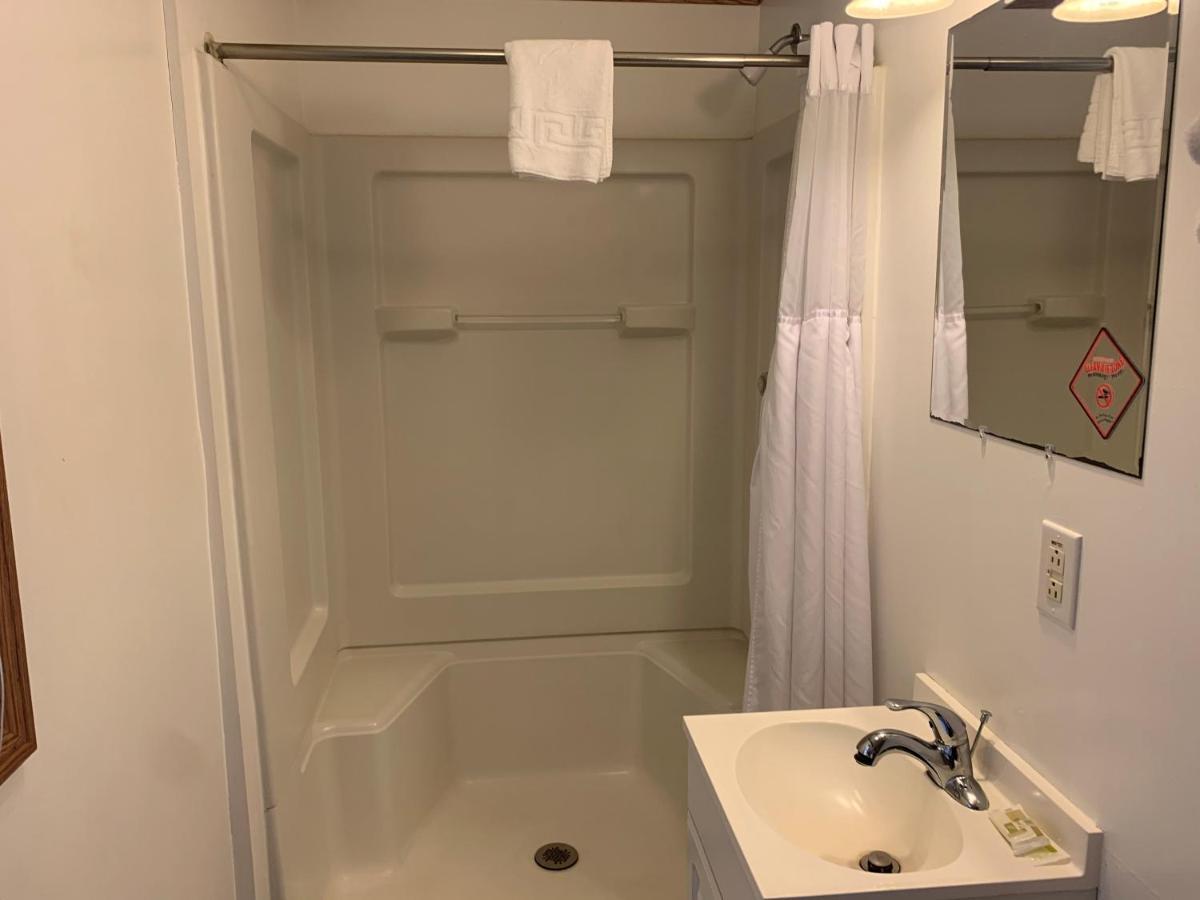 Haven Inn Glen Dale エクステリア 写真